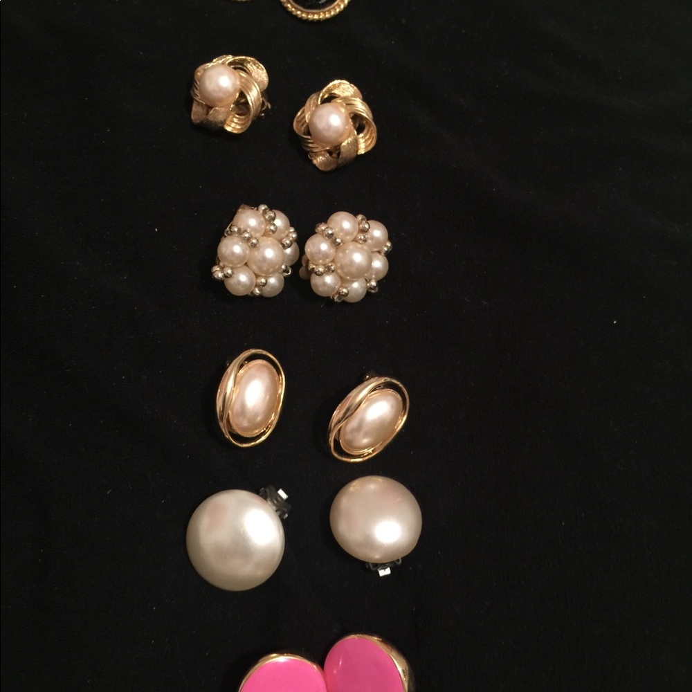6 pairs of vintage earrings.